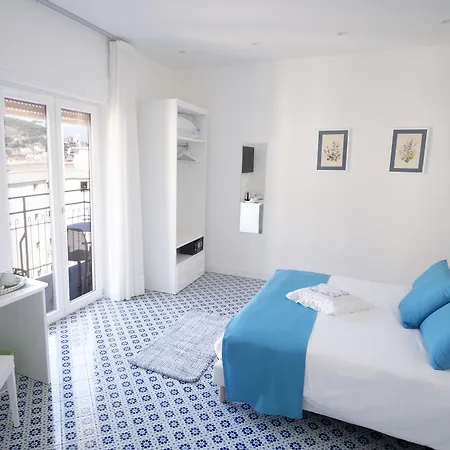 Bed & Breakfast Domus Sole 4*