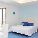 ベッド・アンド・ブレックファスト Domus Sole 4*