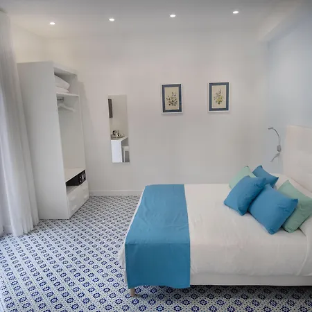 Domus Sole Couette-café 4*